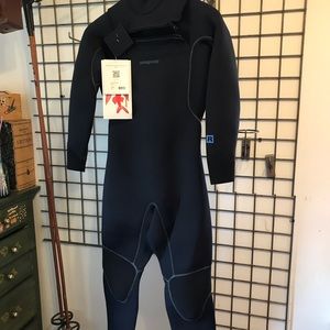 NWT Women’s Patagonia R1 full zip wetsuit